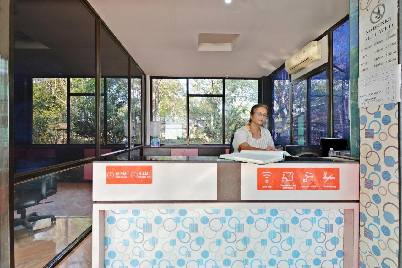 Oyo Midway Park Resort Atgaon Extérieur photo